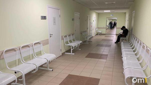 В Омске женщина неделю жила дома с инсультом