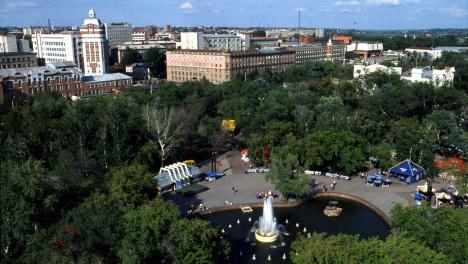 «Атлантида», «Какаду», «Волна»: по каким ещё заведениям прошлого скучают омичи?