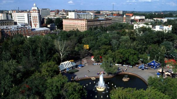 «Атлантида», «Какаду», «Волна»: по каким ещё заведениям прошлого скучают омичи?