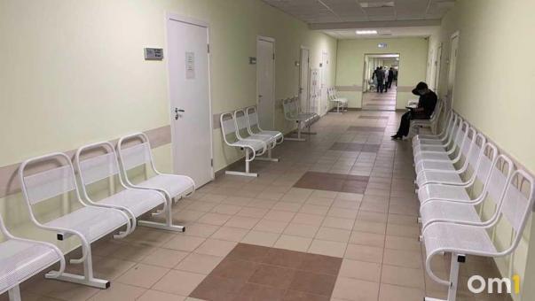 Омские больницы изменят свой график работы в первые дни ноября: расписание