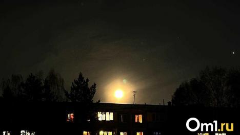 Омичи смогут увидеть самую большую Луну года