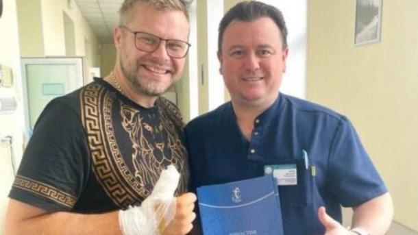 Медведь покусал дрессировщика Филатова в Кузбассе: палец едва спасли от ампутации