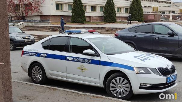 Омские полицейские спасли женщину, которая теряла сознание от боли