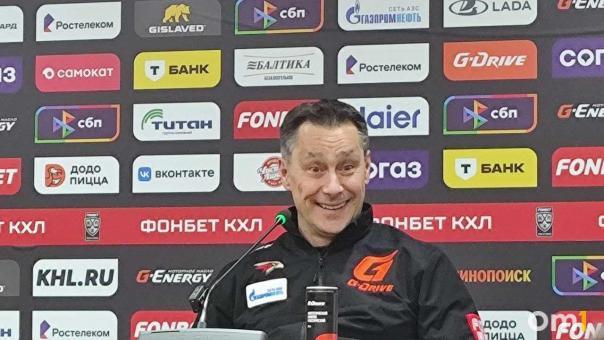 Тренер омского «Авангарда» Ги Буше получил штраф за неспортивное поведение