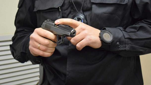 Четверо неизвестных устроили стрельбу на пляже в Новосибирске