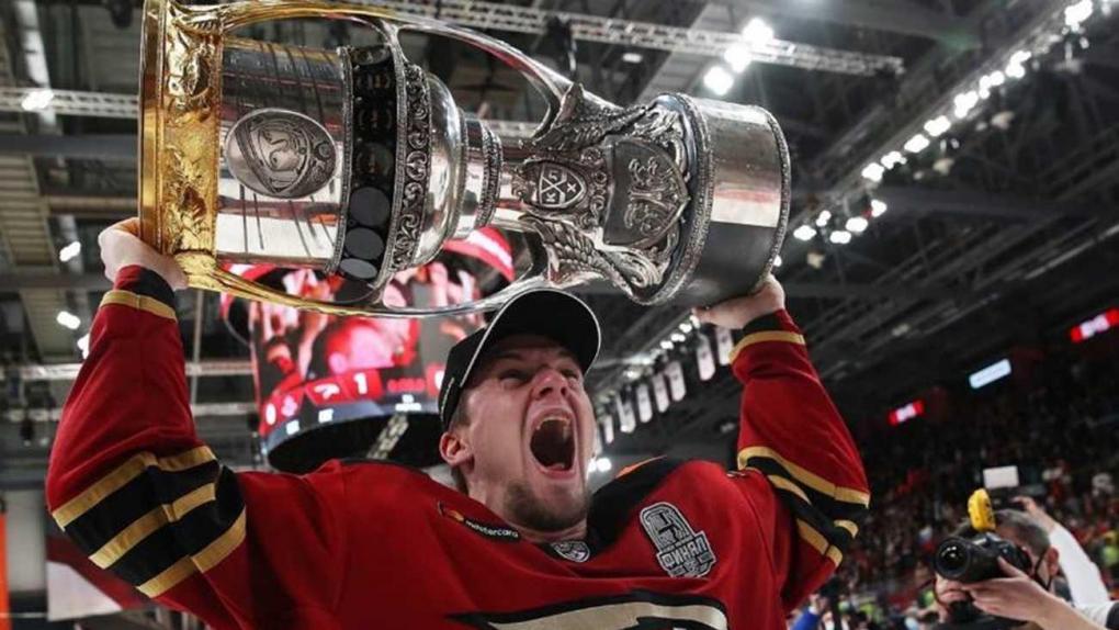 У «Авангарда» почти не было денег под потолком зарплат, но они подписали Маклауда и Костина. Как?