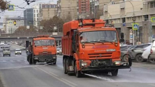 Дорожные службы Новосибирска за сутки задействовали 442 единицы техники для уборки улиц