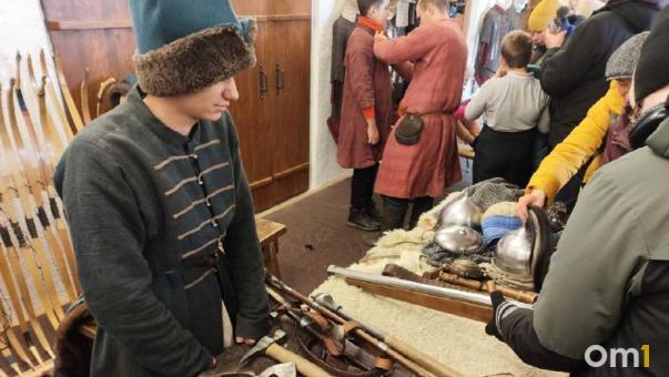 Стреляли из пушки, ели кашу: в Омской крепости прошёл исторический фестиваль