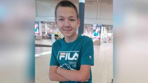В Омске пропал 16-летний подросток в ветровке и спортивных штанах