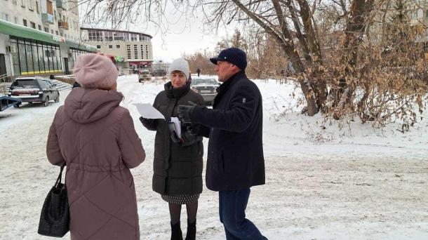 Алексей Провозин рассказал о будущем ремонте тротуара в районе магазина «Весна»