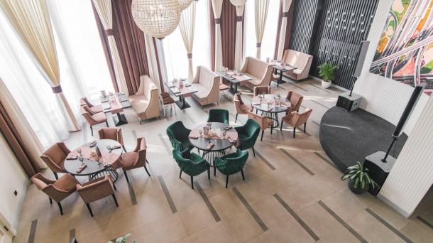 20 лет праздников и доверия: почему омичи выбирают ресторан «Шато»