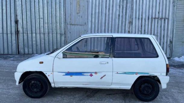 Новосибирский автолюбитель выставил на продажу микроскопический Subaru Rex 1988 года