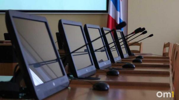 Фёдор Каравайцев покидает пост главы Октябрьского района Новосибирска
