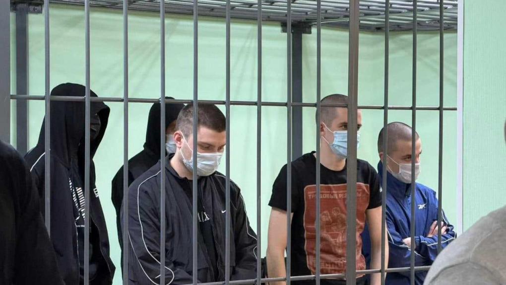 Восемь новосибирцев получили до 10 лет колонии за похищение участника СВО