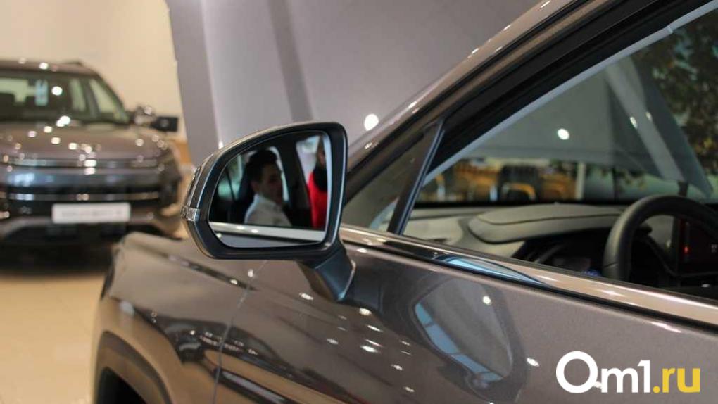 Стало известно, сколько в Омской области зарегистрировано машин стоимостью от 10 миллионов рублей