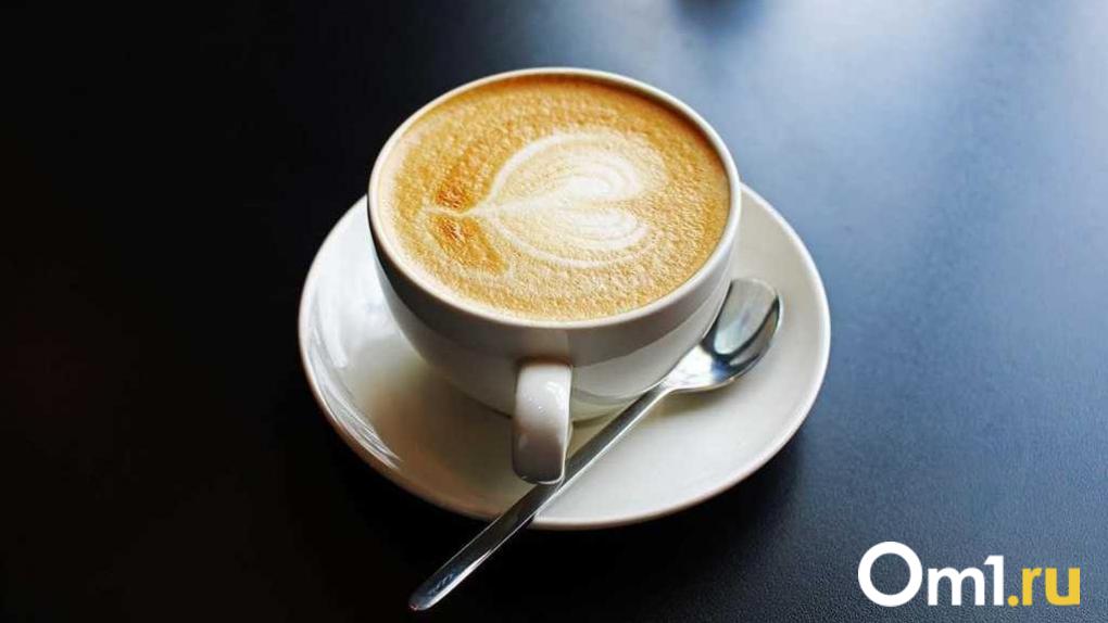 Эксперты: 7-8 чашек кофе, чая и воды уменьшают риски сердечно-сосудистых заболеваний