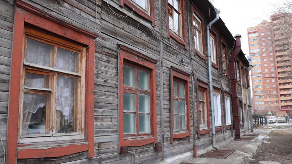 В Новосибирской области в очереди на расселение стоит 7997 аварийных объектов