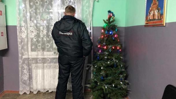 Новосибирцам грозит уголовный срок за украшение подъезда к Новому году