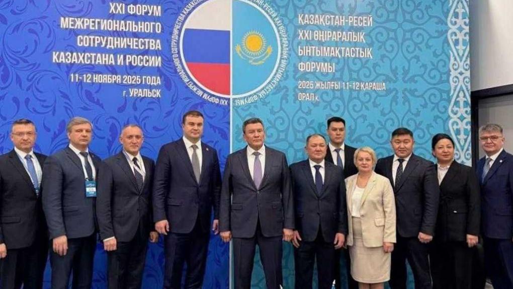 Губернатор Хоценко представил Омскую область на форуме России и Казахстана