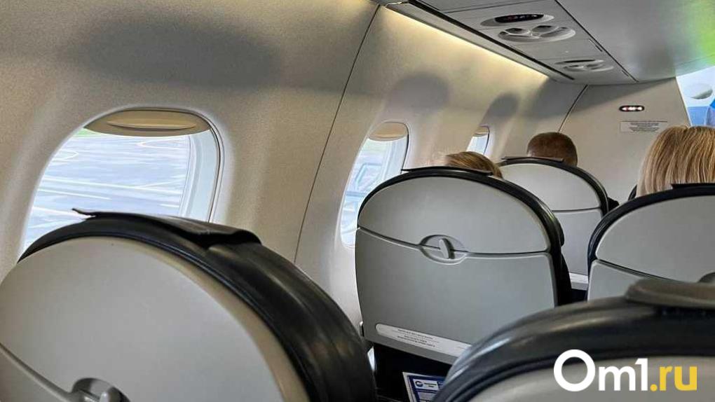 Ждать более трёх часов: в Омском аэропорту вновь зафиксированы задержки рейсов