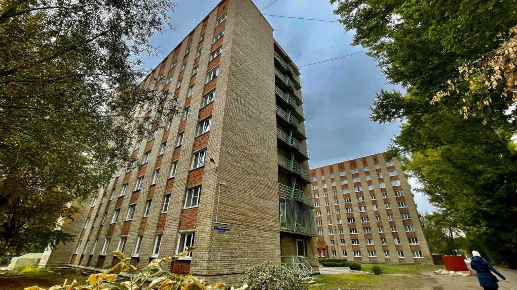 Новосибирец нанес экстремистскую надпись в общежитии и получил 5 суток ареста