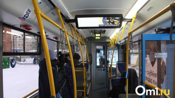Омичам не хватает автобусов из центра до Левого берега