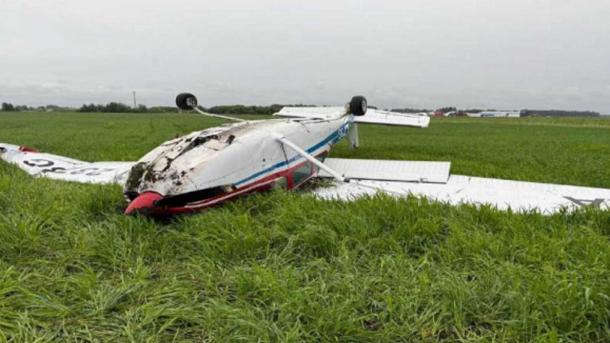 В Омской области совершил вынужденную посадку и перевернулся самолёт. Что случилось?