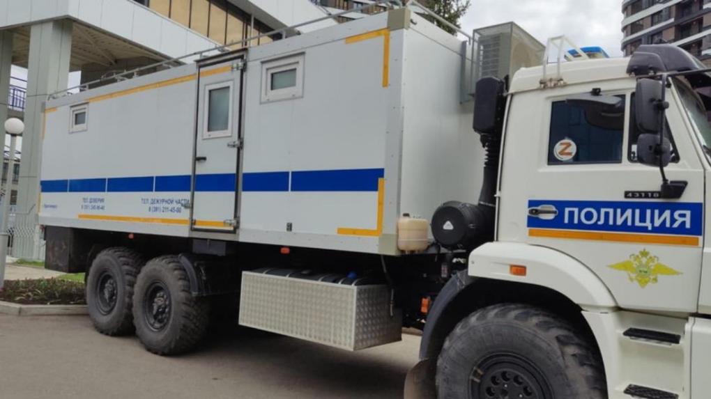 Вандалы с молотком: подростки разгромили подъезды в микрорайоне ОбьГЭС Новосибирска