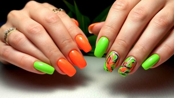 Юрист из Пушкино сменил документы на пилочки: мужской маникюр набирает обороты