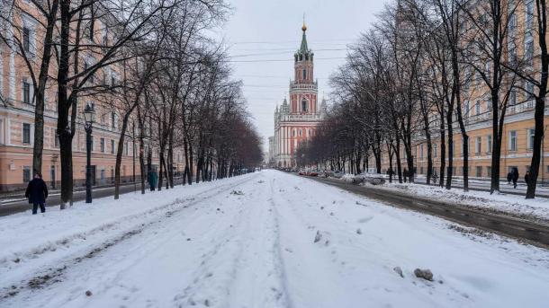 Москву атакует циклон: ветер 17 м/с и скачки до -9°C