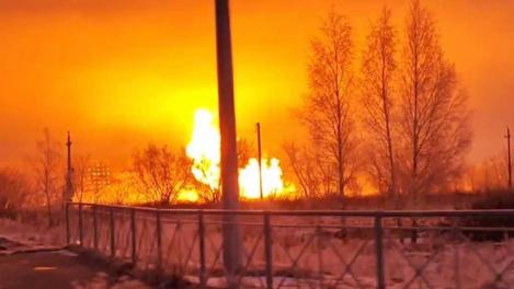 В Ростовке под Омском взорвалась газовая труба: собрали, что известно о пожаре