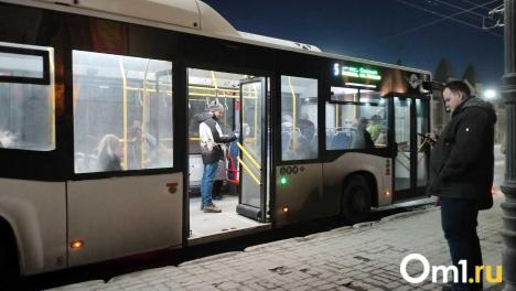 Новосибирцам рассказали, как снизить риск заражения в общественном транспорте