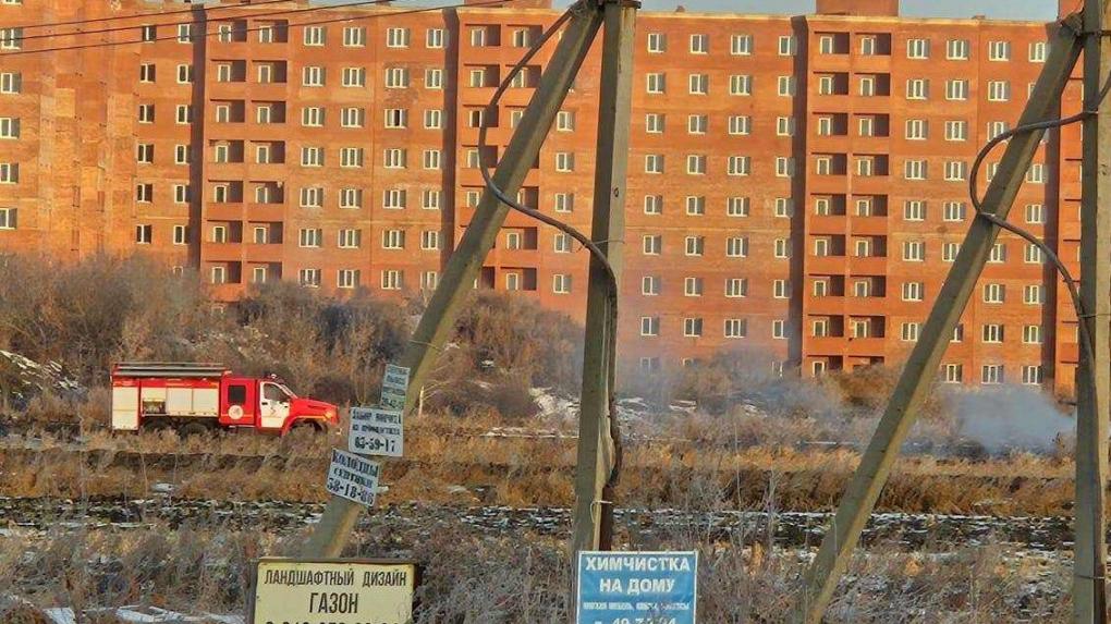 Омский следком начал проверку из-за пожара в Ростовке