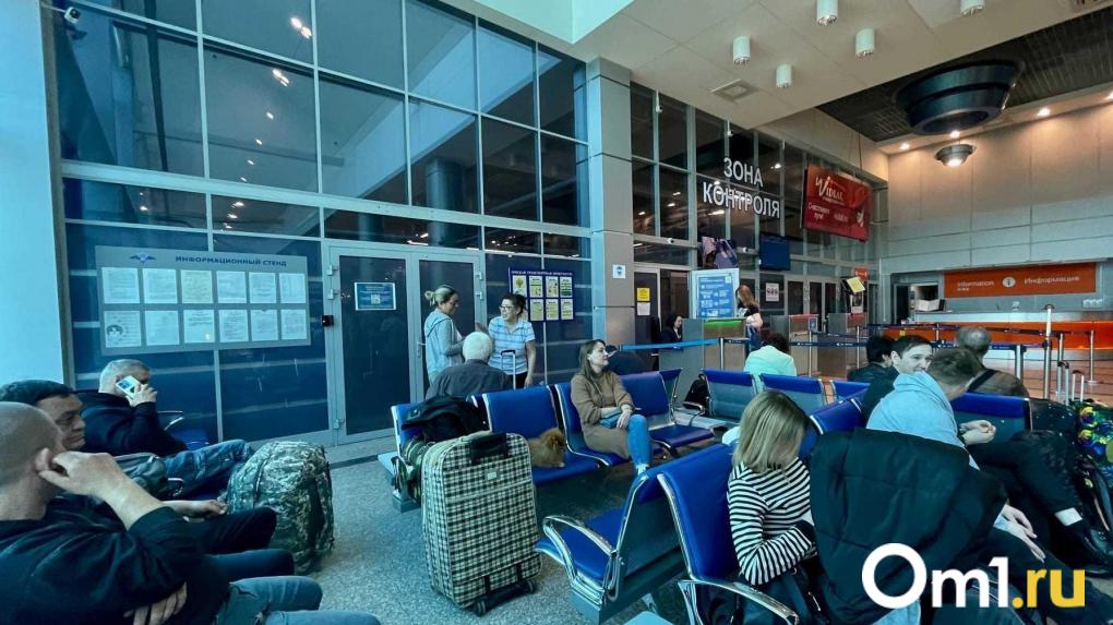 В Омске из-за тумана задерживаются шесть рейсов в аэропорту