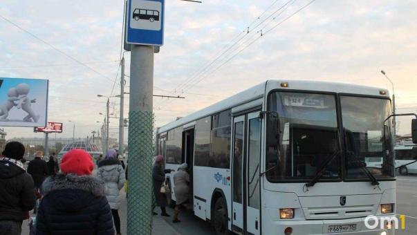 Автобусы-«гармошки» вернутся в Омск через два года