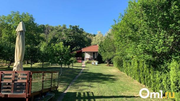 В Омске коттедж рядом с Ачаирским монастырём продают под базу отдыха