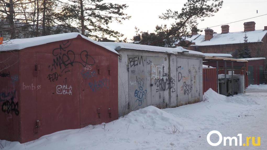 Бочки с топливом и газ: гаражи могут стать огненной ловушкой для омичей