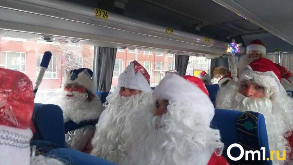 В Омске резко вырос спрос на аниматоров в костюмах Деда Мороза и Снегурочки