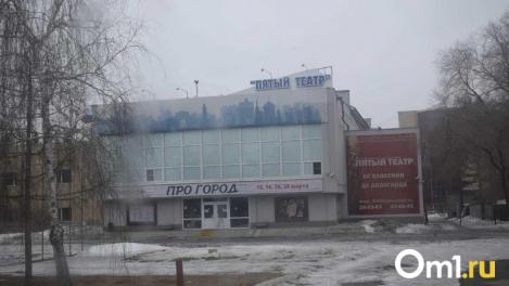 О пне, столе и дяде Ване. Каким получился спектакль по пьесе Чехова в омском Пятом театре?
