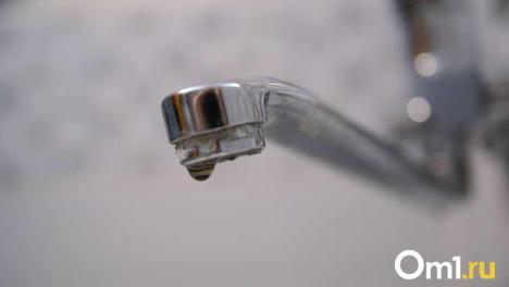 Авария на магистрали оставила жителей села в Новосибирской области без воды и тепла