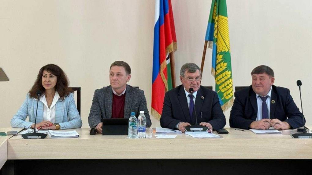 Проголосовали единогласно: в Мошковском районе выбрали нового руководителя