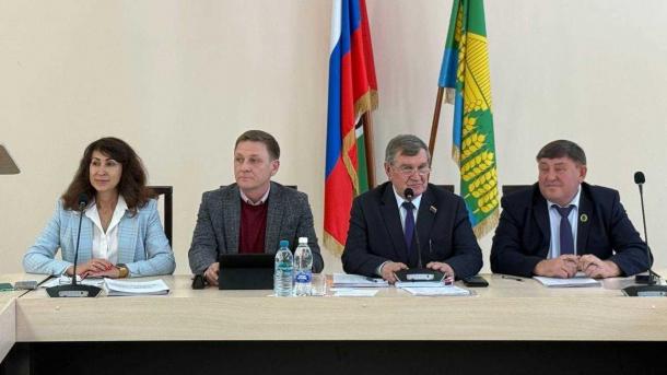 Проголосовали единогласно: в Мошковском районе выбрали нового руководителя