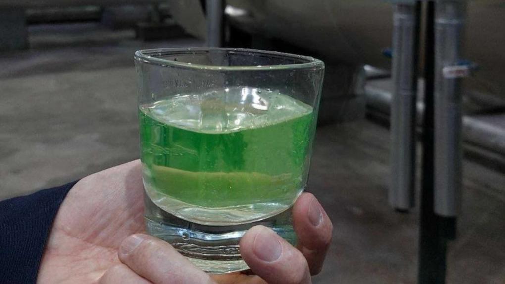 В Новосибирске с 25 ноября из кранов снова может идти зелёная вода