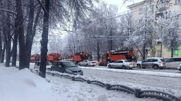 Губернатор Травников призвал дорожников работать в усиленном режиме из-за снегопадов в Новосибирской области