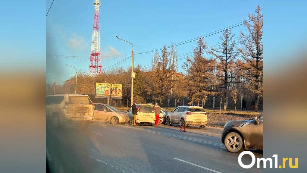 Пробка до Старозагородной: массовое ДТП парализовало Красный Путь