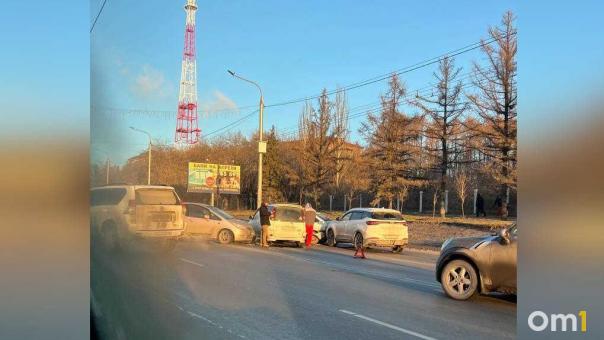 Пробка до Старозагородной: массовое ДТП парализовало Красный Путь