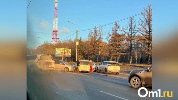 Пробка до Старозагородной: массовое ДТП парализовало Красный Путь