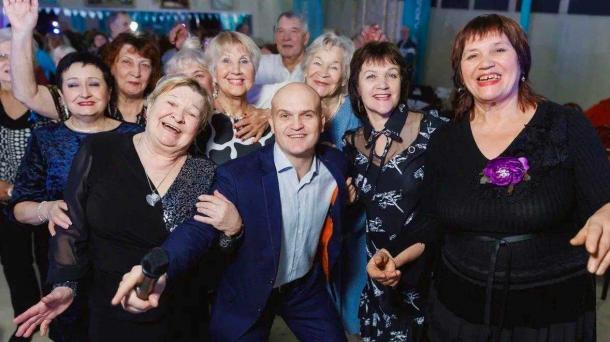 В Новосибирске «Новые люди» запустили проект поддержки старшего поколения «Жить по-новому»