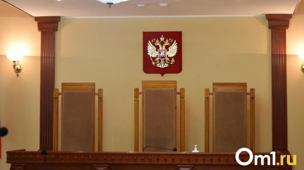 В Омске будут судить бывшего главврача Тюкалинской ЦРБ. В чём его обвиняют?