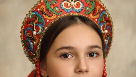 Кокошник за 100 тысяч: как «Турбо Русь» захватывает моду — рассказываем про новый тренд